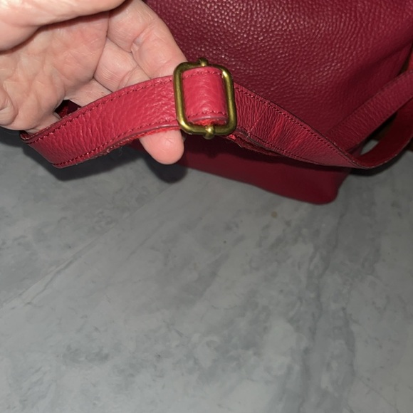 Fossil  Cross, body or shoulder bag  Red genuine pebbled leather  Card slots EUC - Picture 9 of 15